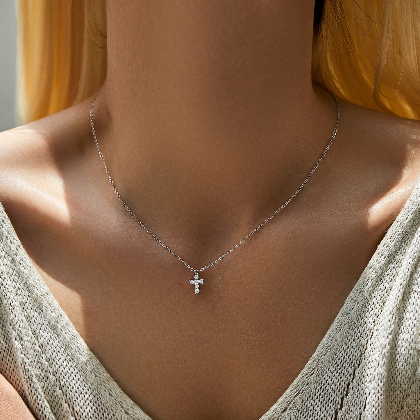 LUXE D Color Moissanite 925 Sterling Silver Cross Pendant Necklaces Sparkling Lab Diamond Link Chain Jewelry For Women Gifts